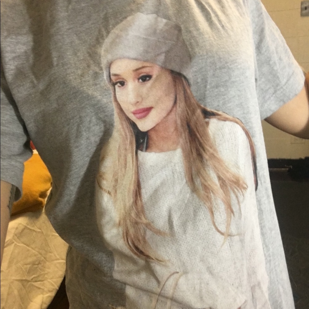 Ariana grande fan t shirt